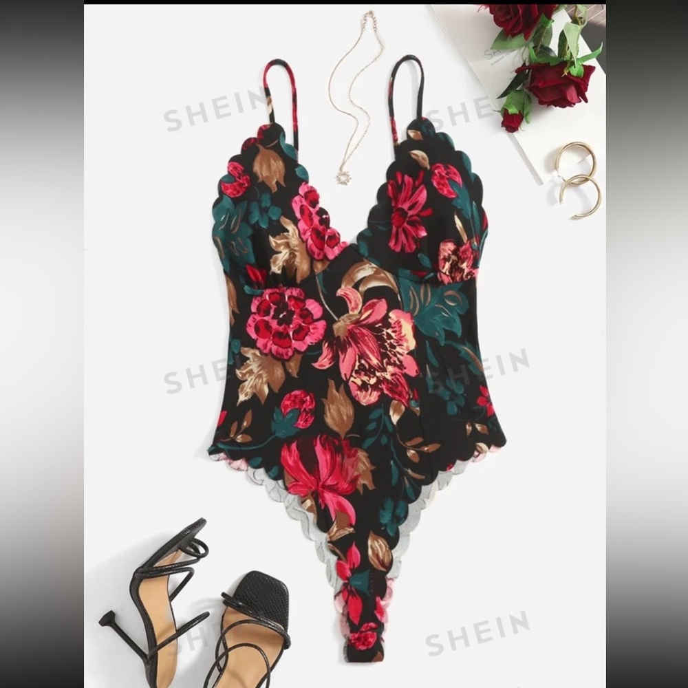 Plus size floral scallop trimmed bodysuit